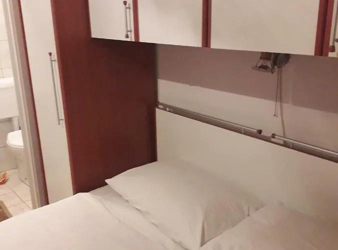 House Krk 招待所 3*